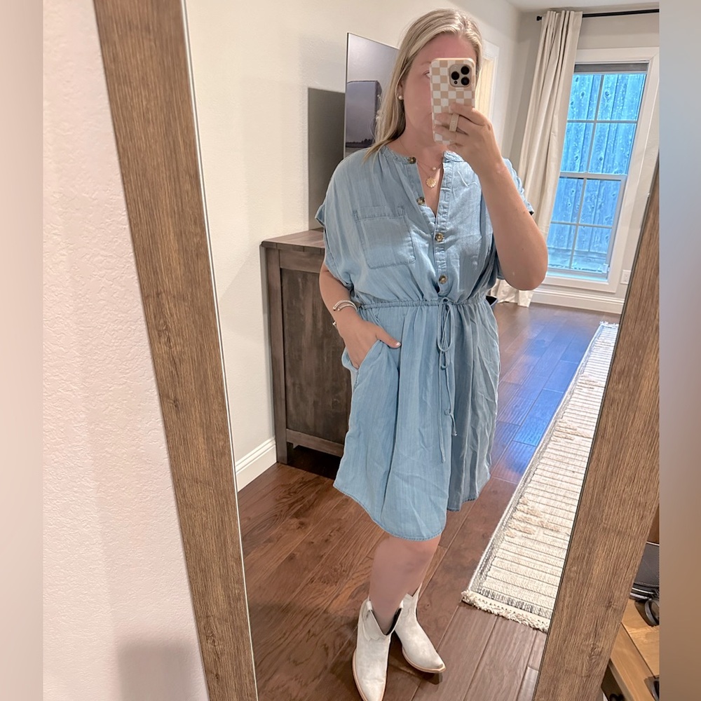Time and tru denim tie waist button v-neck dress